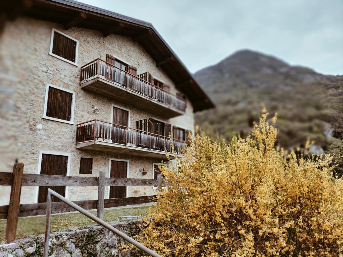 Rustica Sul Lago Tenno Primo Piano Eksteriør bilde
