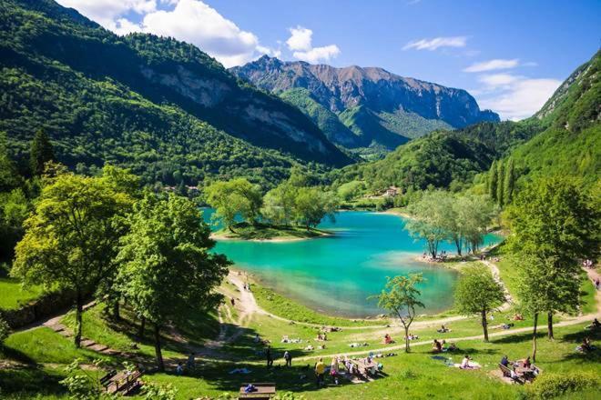 Rustica Sul Lago Tenno Primo Piano Eksteriør bilde