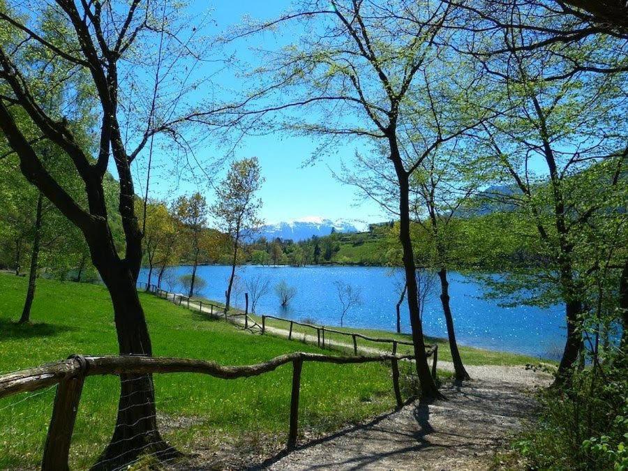 Rustica Sul Lago Tenno Primo Piano Eksteriør bilde